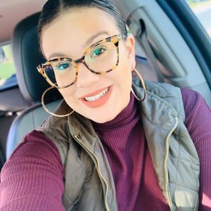 Meet your Posher, Kenadie